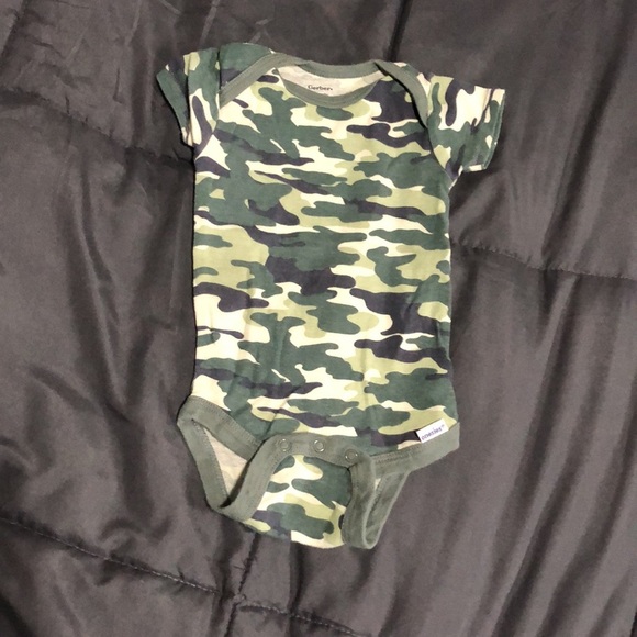 Set of 5 Gerber Onesies Camo/Wild Theme - Picture 3 of 12